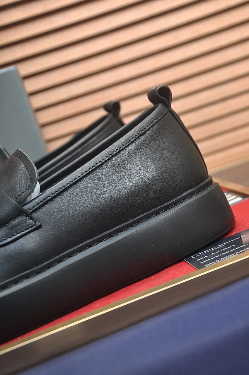 Men's shoes 💰580💶 [PRADA] Top original items, new seasonal styles, high-quality original items, top-grade high-mercerized cowhide combined with original breathable fabric + imported glue, imported stretch fabric inside with original cowhide feet, original thick outsole! Quality guaranteed! Code 38-45 (45 customized)